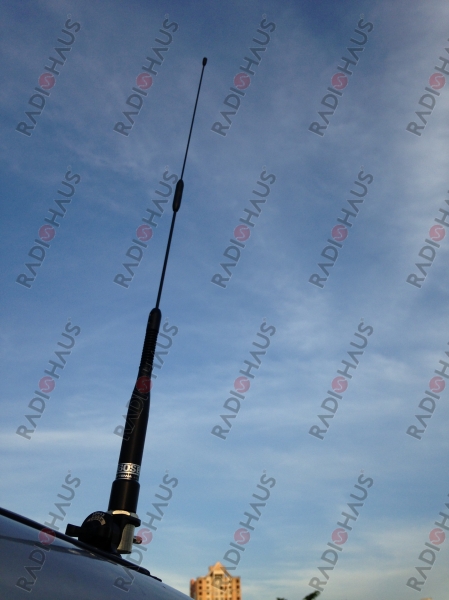 SS-460SB Antena dual band (VHF e UHF) com mola na base