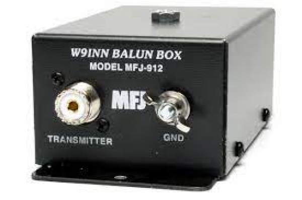 MFJ-912 Balun remoto tipo W9INN 4:1