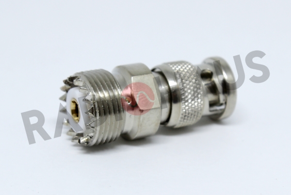 MC-3  Adaptador Macho BNC / Femea UHF (Gaveta11)
