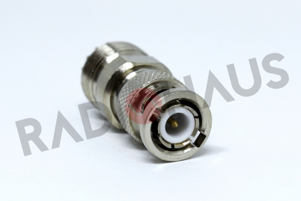 MC-3  Adaptador Macho BNC / Femea UHF (Gaveta11)