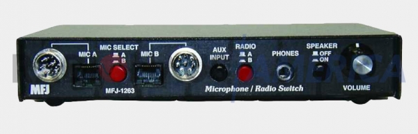 MFJ-1263 Interface para chavear at 2 microfones em 2 rdios