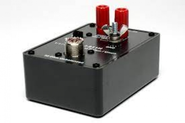 MFJ-911H Ballun / unbal, comutvel, 1: 1 ou 4: 1, 10-160M, 300W