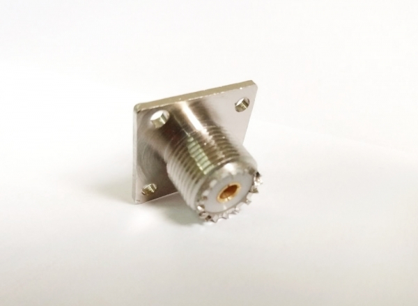 RH-104 Conector UHF Fmea com base quadrada (Gaveta13)