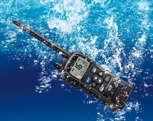 IC-M73 Transceptor porttil martimo VHF