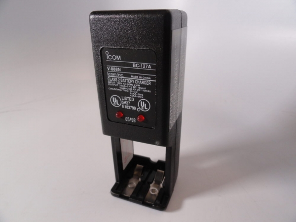 BC-127 Carregador 110V de parede para pilhas de Ni-Cd 